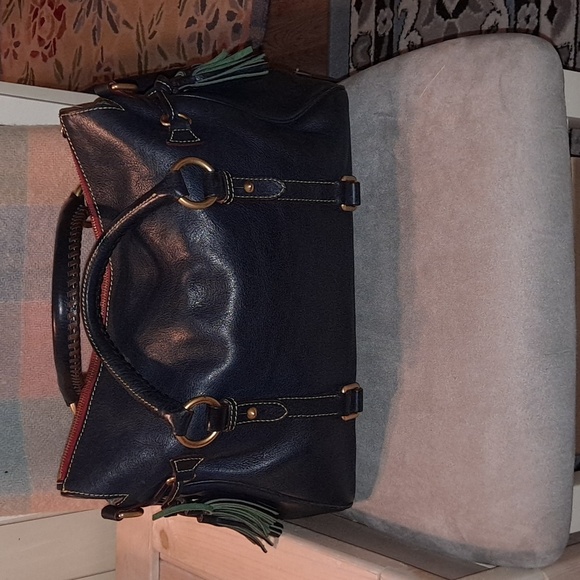 Dooney and Bourke medium/large satchel in Navy Florentine leather - Picture 2 of 8
